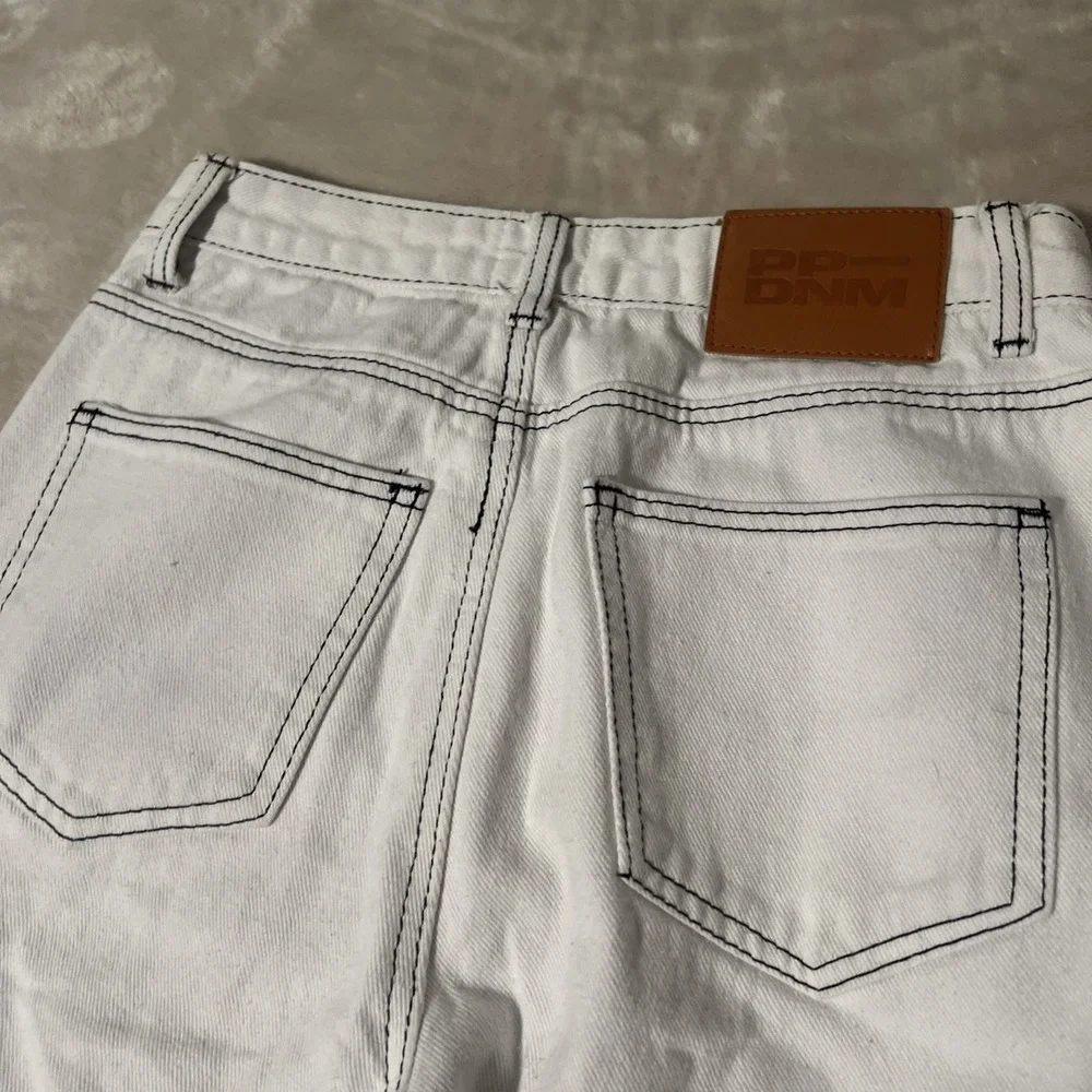Princess Polly White Jeans Women's 4 Straight Leg Raw Hem Contrast Stitch Denim